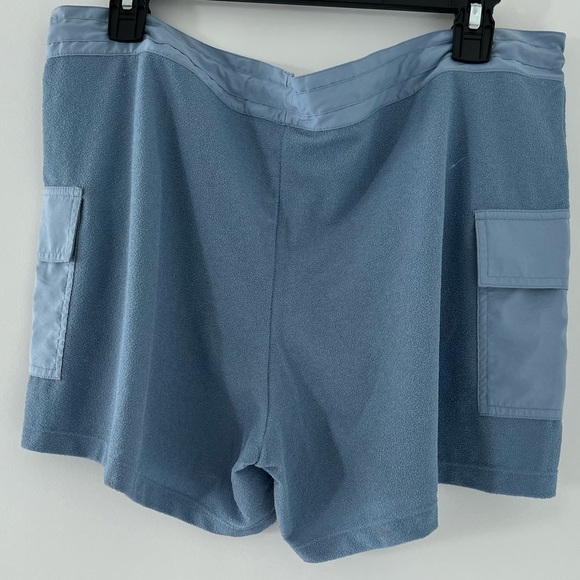 Blue Shorts Track & Field adjustable waist
2 side pockets - Picture 3 of 4